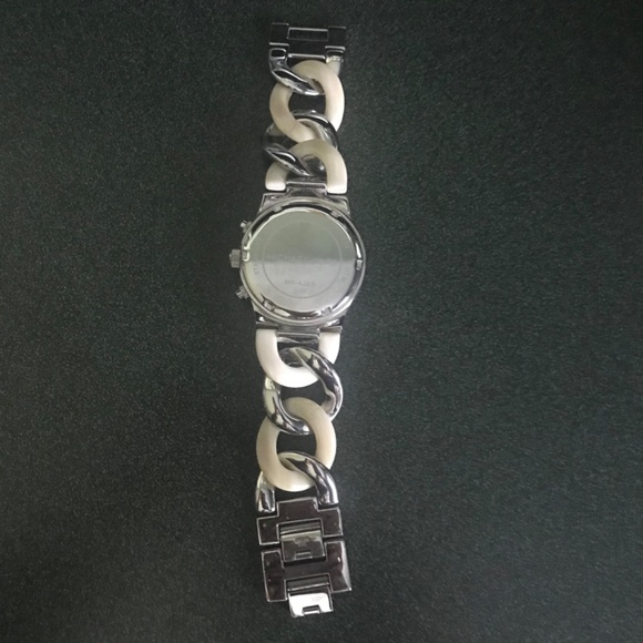 Michael Kors Silver-tone Women’s Runway Twist Chronograph Watch MK-4263 - Picture 9 of 11